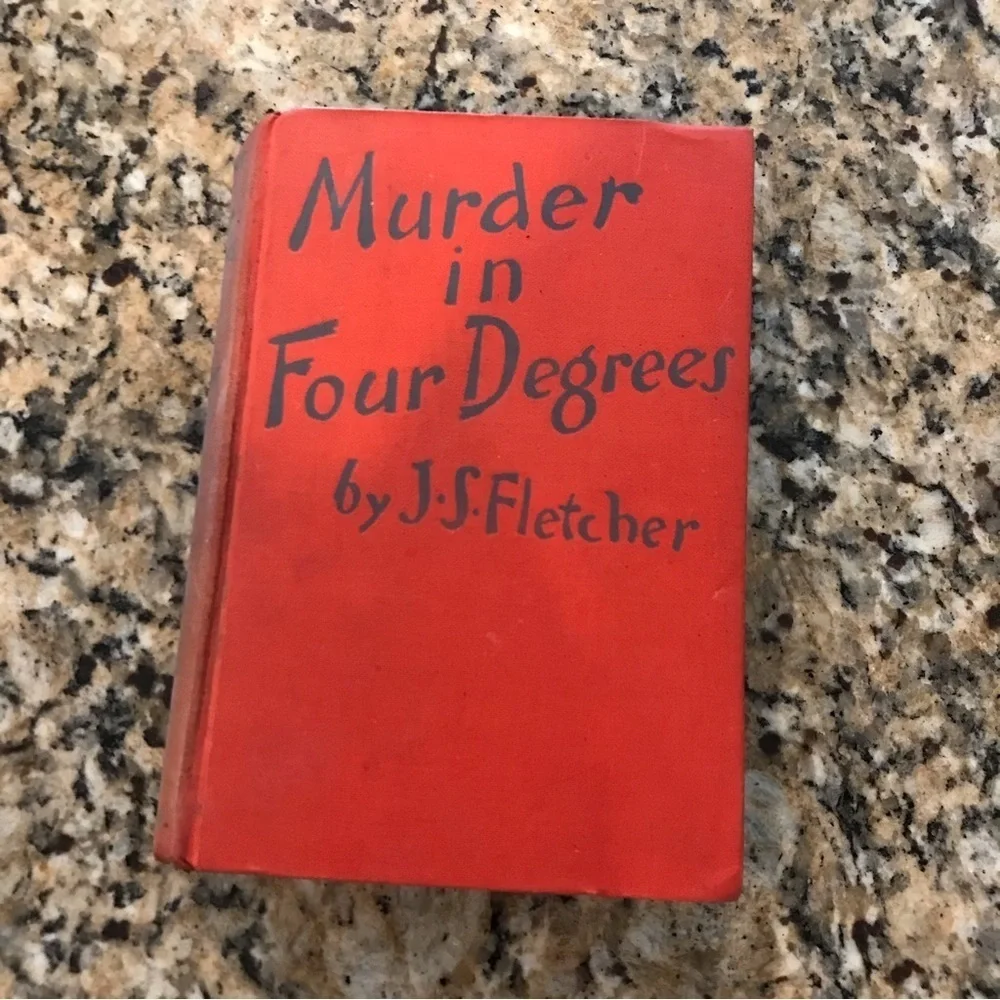 📕VINTAGE Hardcover Book